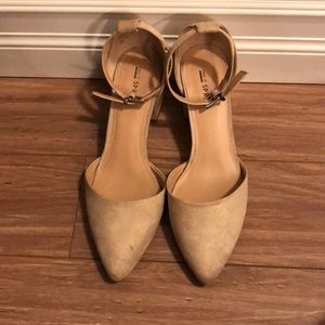 Call it spring size 8.5 pointy toe block heel